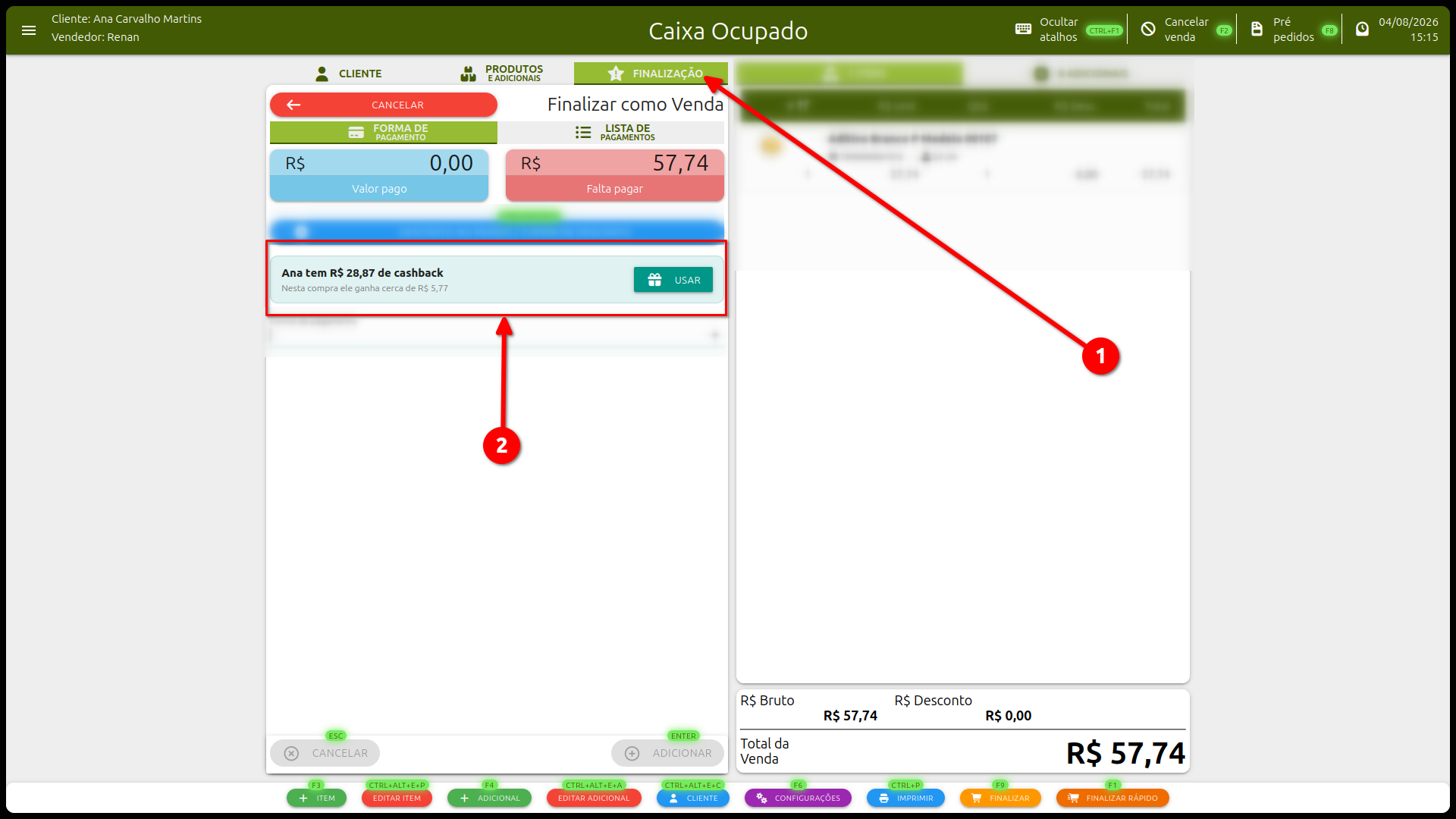 Tela de finalização de venda no SMB Store mostrando o saldo de cashback da cliente e o botão Usar para aplicar o crédito.