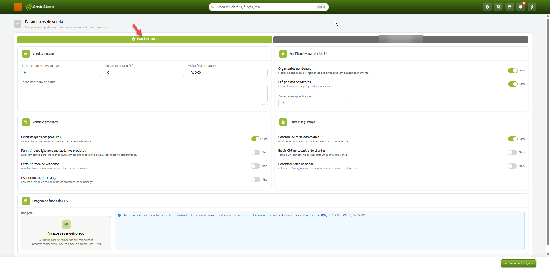 Tela de parâmetros de venda no Smb Store, com a aba Parâmetros indicada por uma seta, exibindo opções de configuração para vendas a prazo, notificações na tela inicial, produtos na venda, controle de caixa e segurança, e imagem de fundo do PDV.