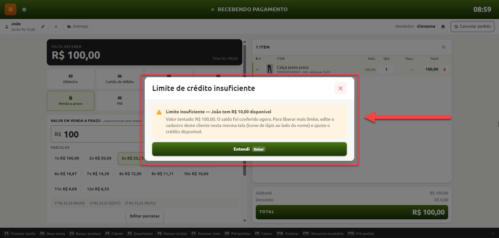 Tela de recebimento de pagamento de venda exibindo um aviso de limite de crédito insuficiente para o cliente, informando o valor disponível e a orientação para editar o cadastro.