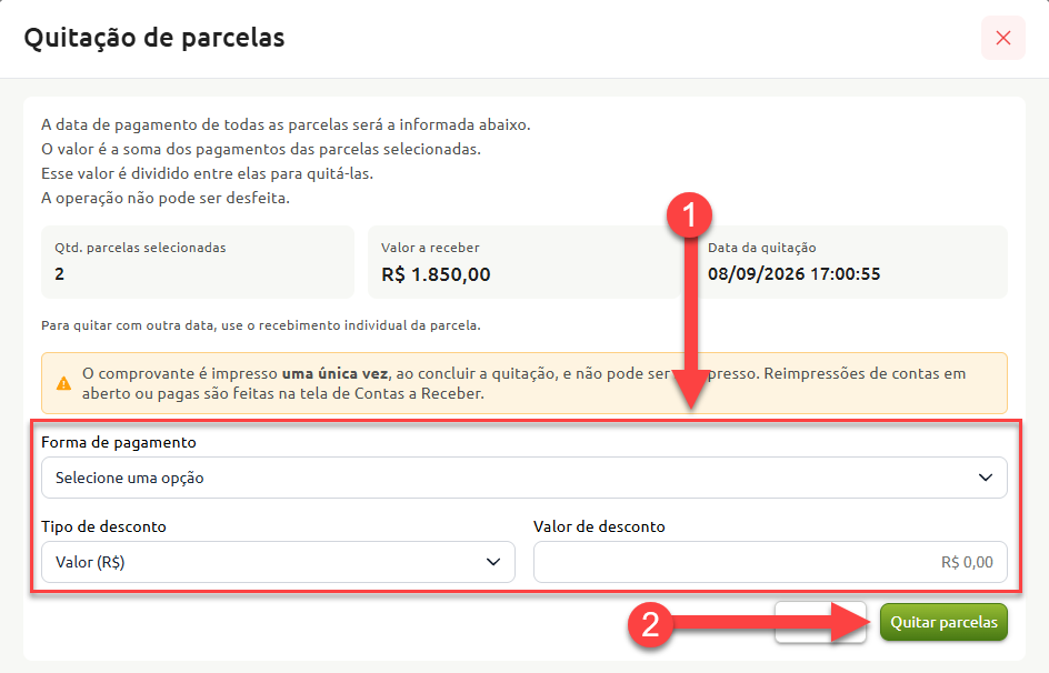 Tela de quitação de parcelas destacando a seleção da forma de pagamento e desconto, seguida pelo botão para quitar as parcelas.