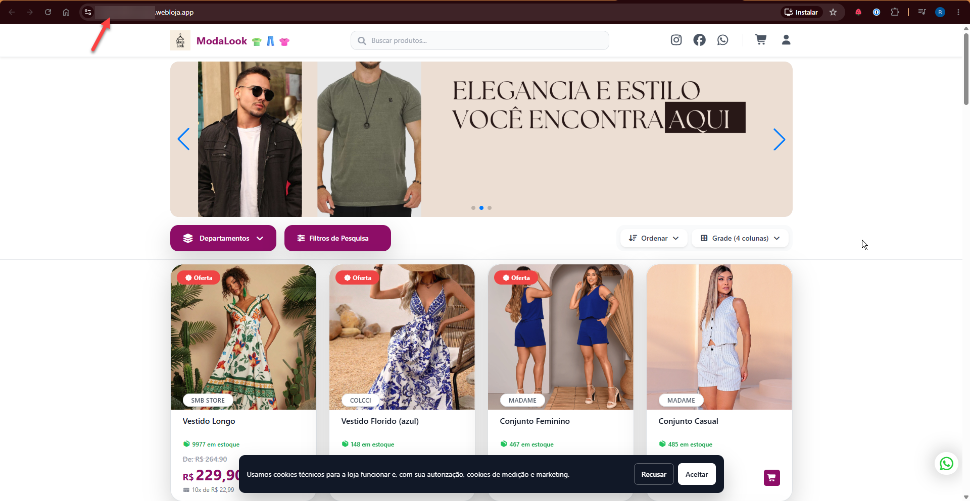 Tela inicial da loja virtual ModaLook exibindo banner promocional, opções de departamentos, filtros de pesquisa e catálogo com vestidos e conjuntos femininos em oferta, com uma seta vermelha apontando para a barra de endereços do navegador.