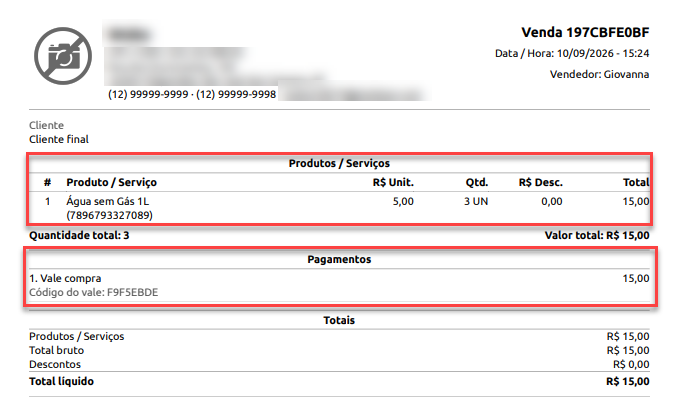 Comprovante de venda destacando o item adquirido, três unidades de água sem gás no valor total de 15 reais, e a forma de pagamento registrada como vale-compra com código.