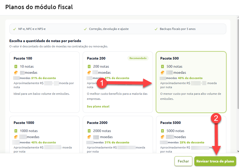 Tela de seleção de planos do módulo fiscal, indicando a escolha do Pacote 500 para substituição do plano atual e o acionamento do botão "Revisar troca de plano" para avançar.
