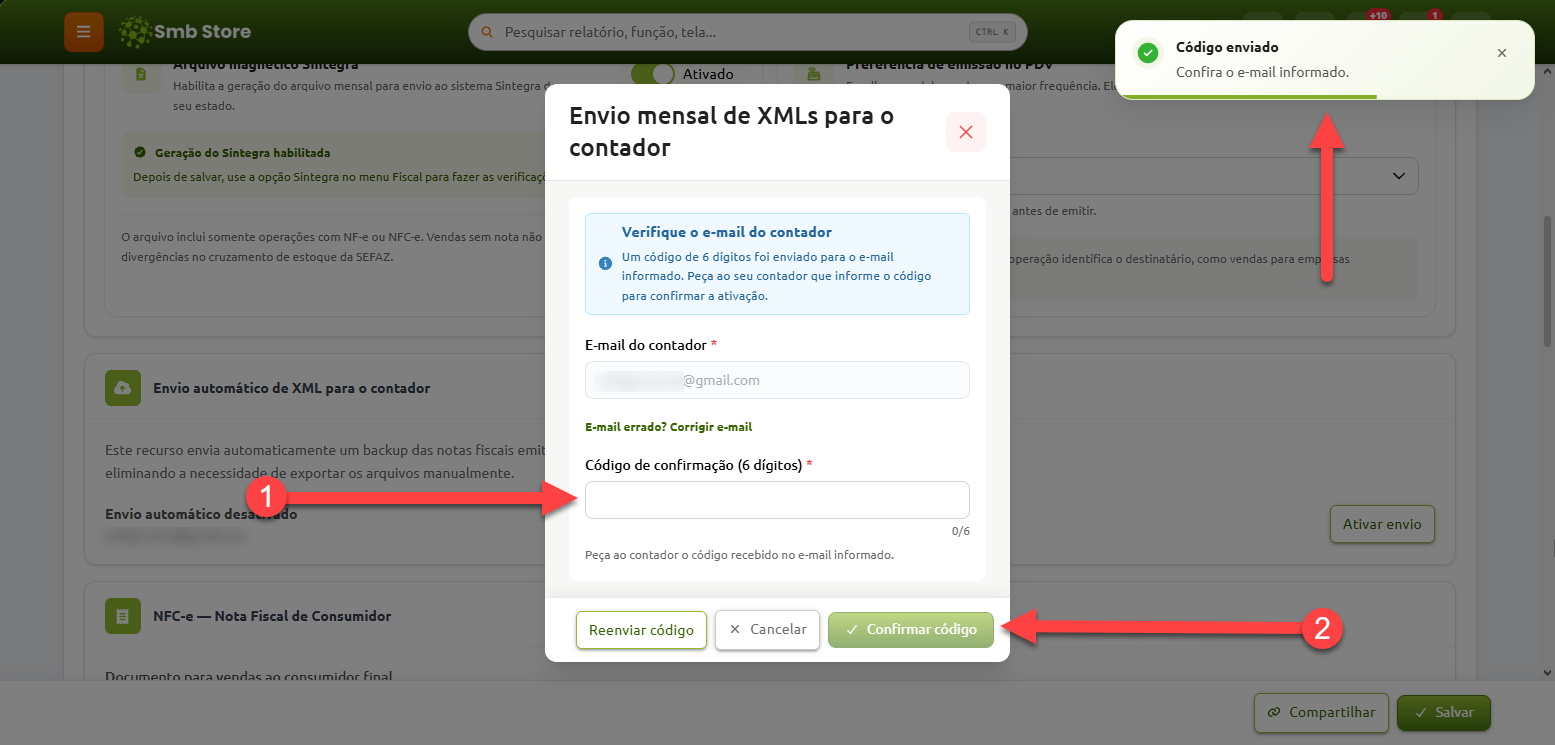 Janela do Smb Store para ativação do envio mensal de XMLs ao contador, com notificação de código enviado por e-mail, campo para digitar o código de confirmação de 6 dígitos indicado no passo 1 e botão de confirmação indicado no passo 2.