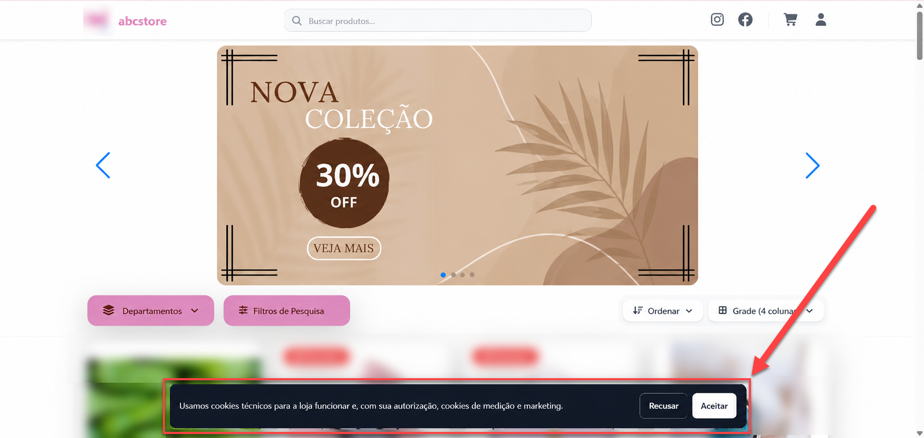 Página inicial de uma loja virtual com aviso de consentimento de cookies destacado na parte inferior, informando sobre o uso de cookies técnicos, de medição e de marketing, com opções para recusar ou aceitar.